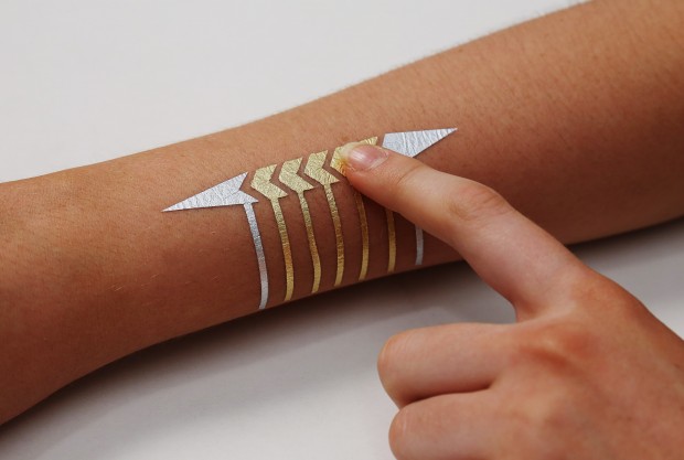 Ein Duoskin-Tattoo, das als Slide-Regler genutzt werden kann (Bild: MIT)